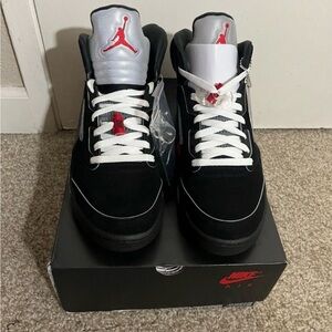 Nike Air Jordan Men's Black and Red Sneakers